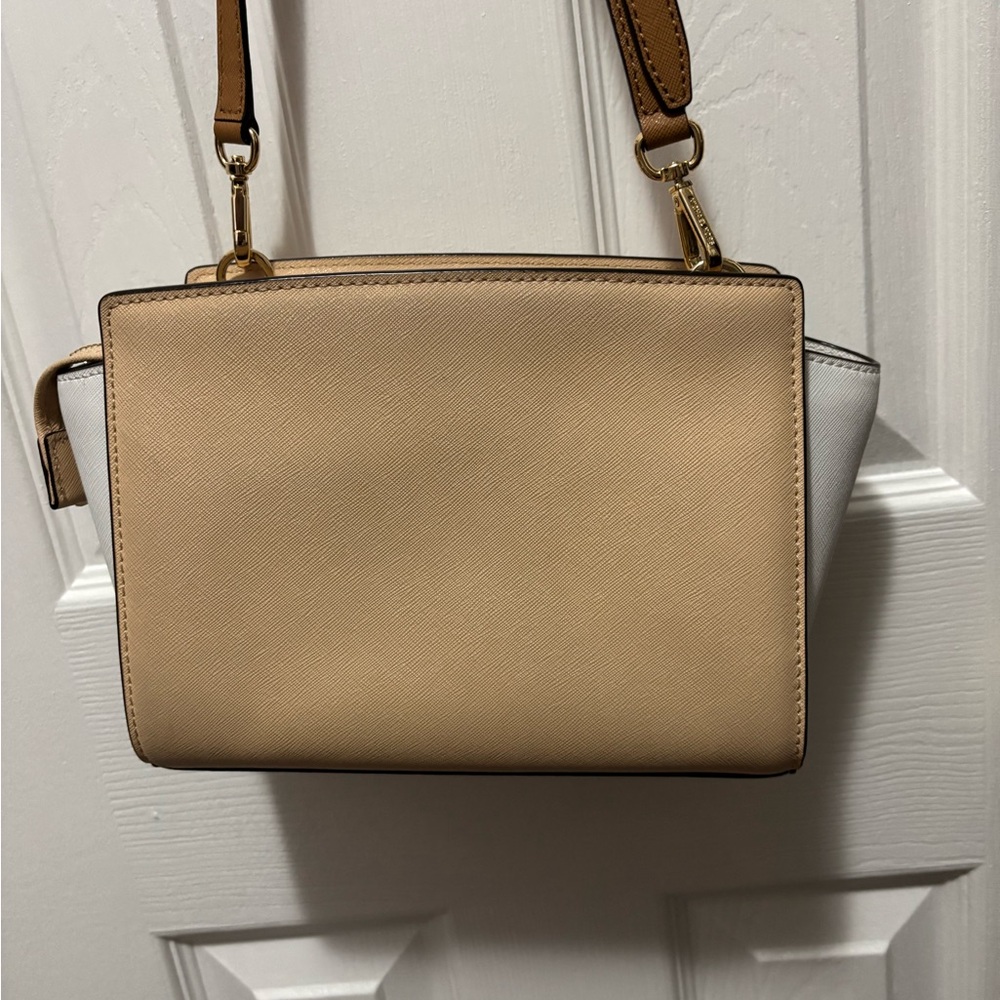 Michael Kors Tan and Cream Crossbody Bag - Picture 3 of 8